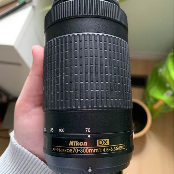 Nikon Nikkor 70-300mm f/4.5-6.3 ED AF-P DX Lens - Picture 1 of 6